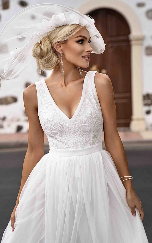 Biała elegancka sukienka ślubna, Charlotte 