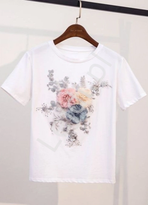Biały t-shirt damski z kwiatami 3D