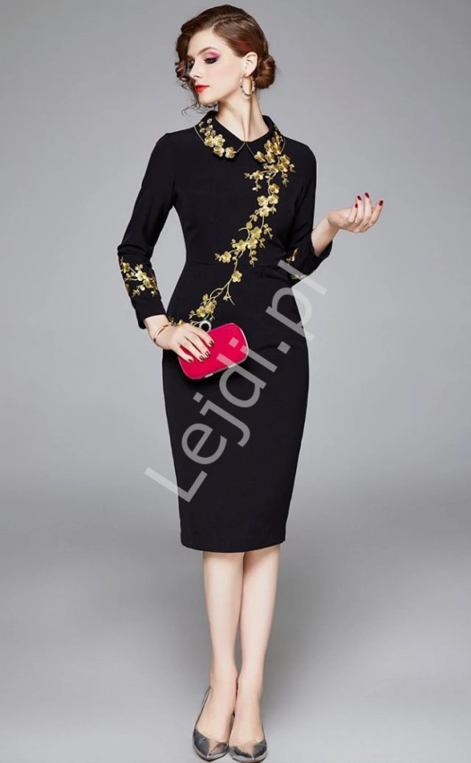 Czarna elegancka sukienka z kwiatowym złotym haftem 2247