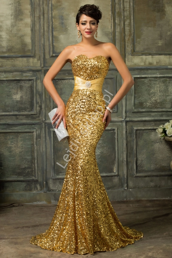 Złota cekinowa suknia wieczorowa |  kreacja estradowa